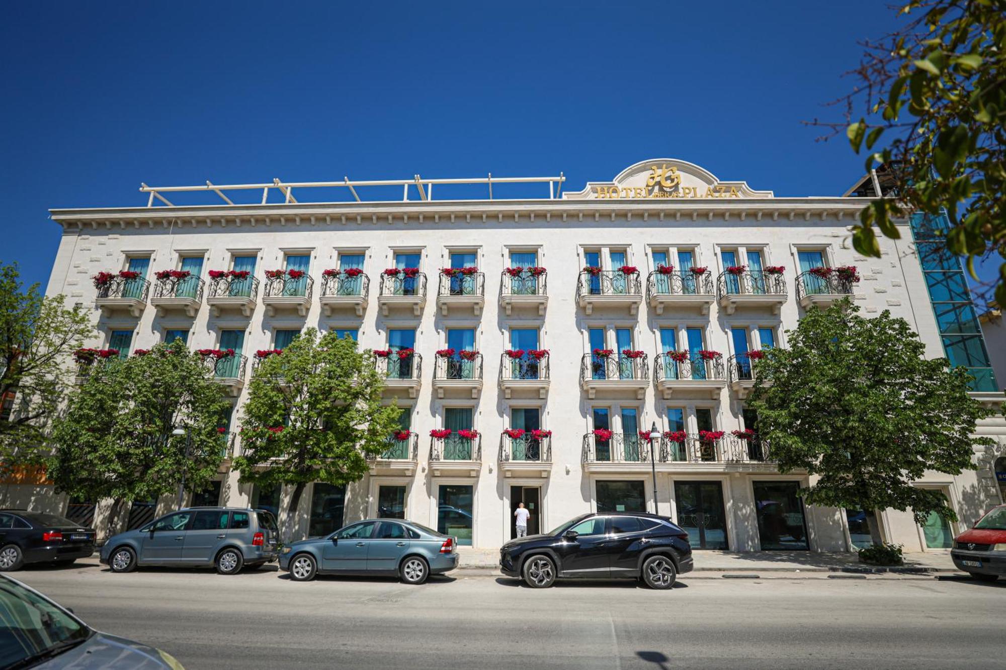 Hotel Plaza Berat Exteriör bild
